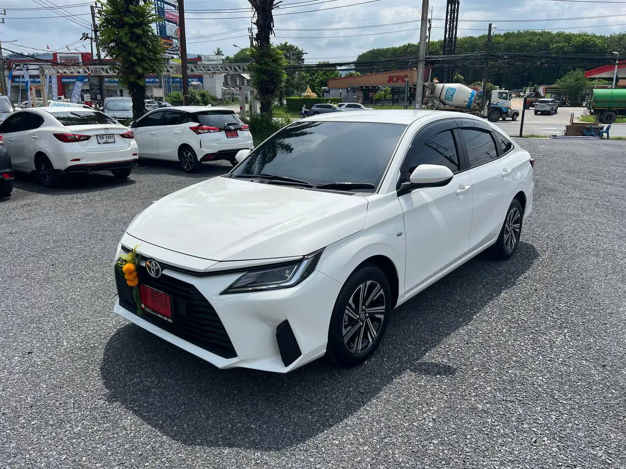 Toyota Ativ · สีขาว · ภาพถ่าย 1