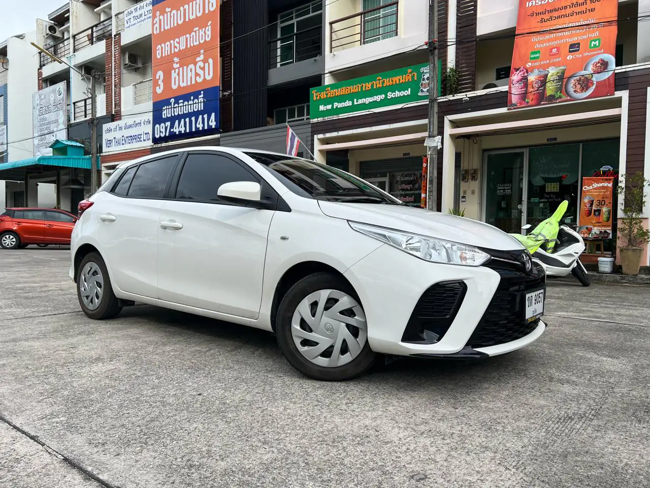 Toyota Yaris · สีขาว · ภาพถ่าย 1